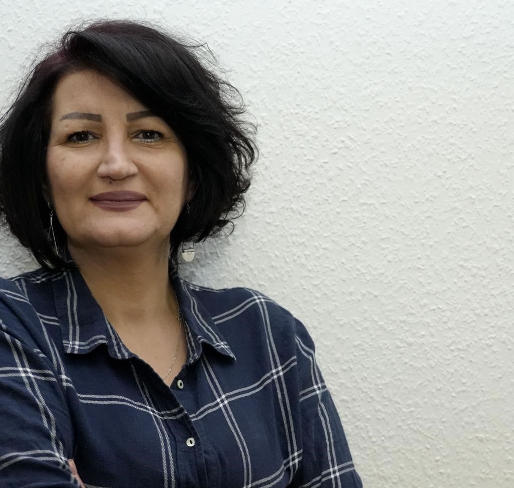 أليس مفرج مسؤولة ملف المعتقلين: “الخطوة مقابل خطوة” وضعت قضية المعتقلين في البازار السياسي