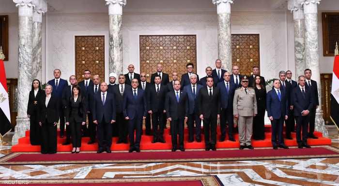 قراءة في حكومة مصر الجديدة.. وحل “الأزمات المشتعلة”
