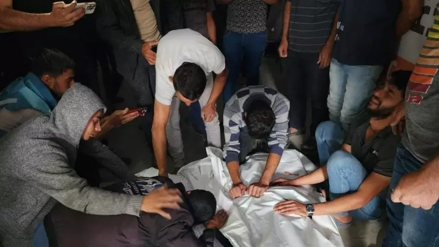 مئات الشهداء في غزة.. صحيفة إسرائيلية تكشف هدف الاحتلال من استئناف العدوان