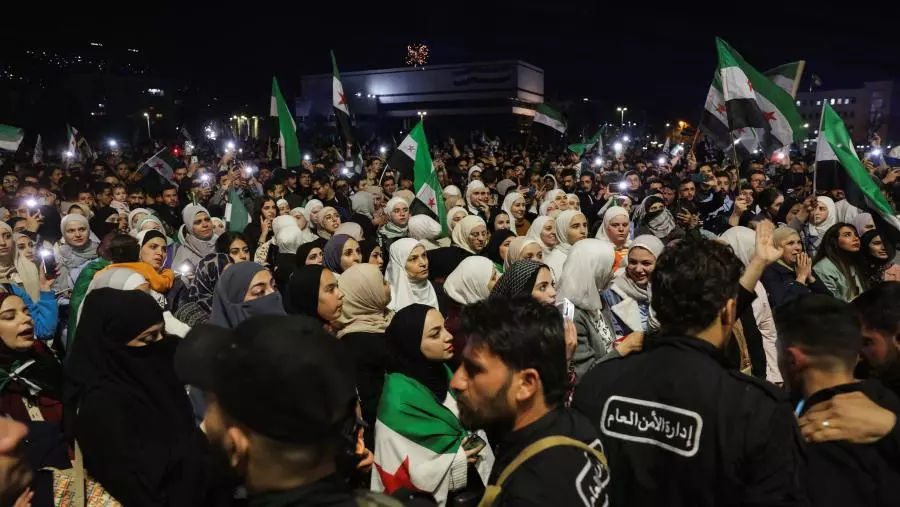 طالما أصبح الجميع يكتب دون تحفظ و يتكلم باسم طائفته …