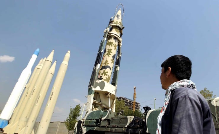 رغم الضربات الأمريكية… الحوثيون يعلنون إطلاق صاروخ باليستي على قاعدة نيفاتيم الجوية جنوب إسرائيل