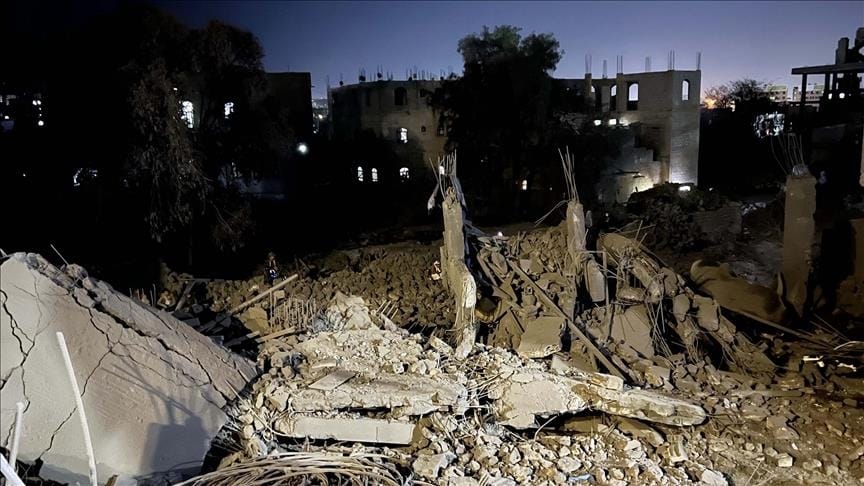 “الحوثي” تعلن ارتفاع عدد قتلى غارات أمريكية على مصنع بصنعاء إلى 7 و29 جريحا،