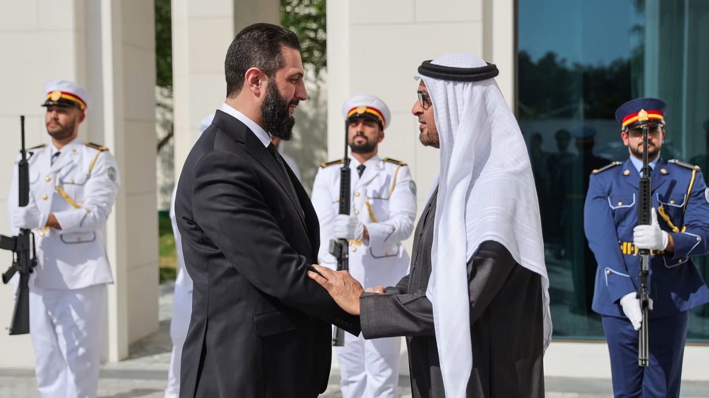 سوريا الشرع يوجه رسالة إلى محمد بن زايد بعد أول زيارة للإمارات