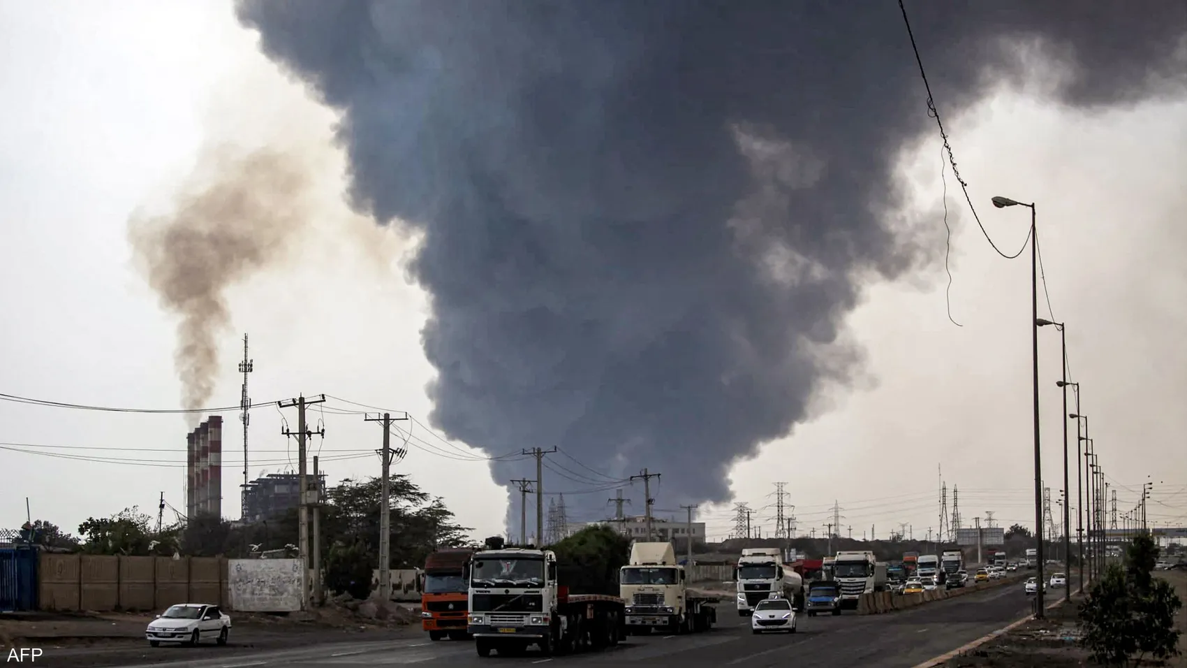 انفجار بندر عباس.. وزارة الدفاع تعلق على “الشحنة العسكرية”