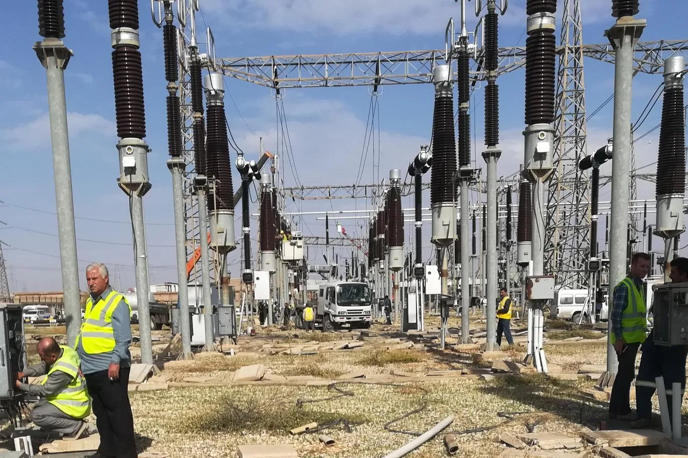 الكهرباء ليست ترفاً بل حقّاً إنسانياً